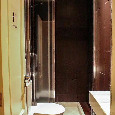 Urban Garden Hostel *