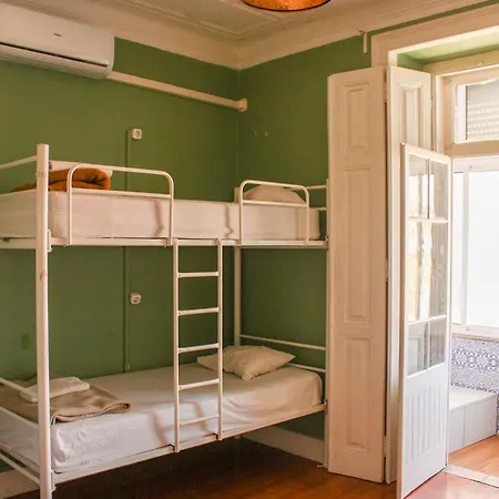 Hostel Urban Garden Lisbon