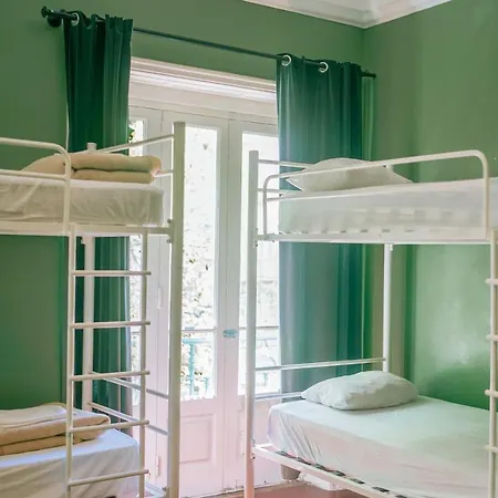 Urban Garden Hostal *